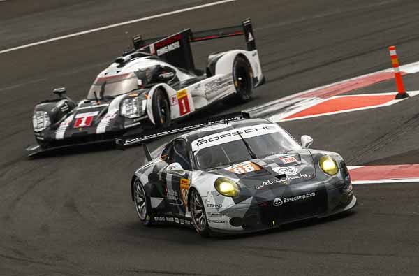 Porsche 911 RSR N°88 – Proton Racing, Le Mans 2015 – Miniature Spark 1/43, Résine