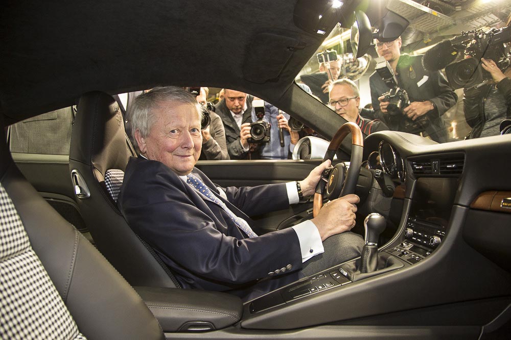 One-millionth Porsche 911: Dr. Wolfgang Porsche, Chairman of the Supervisory Board Porsche AG