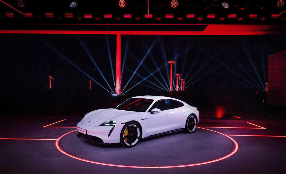 15-World-premiere-of-the-new-Porsche-Taycan-in-China-2019