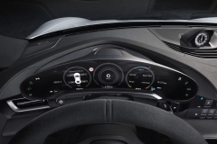 10-New-in-the-Taycan-the-free-standing-curved-instrument-cluster-as-the-highest-point-on-the-dashboard
