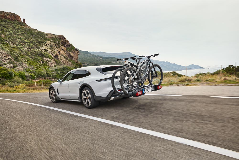 Especially for the Taycan Cross Turismo, Porsche has developed a rear carrier for up to three bicycles