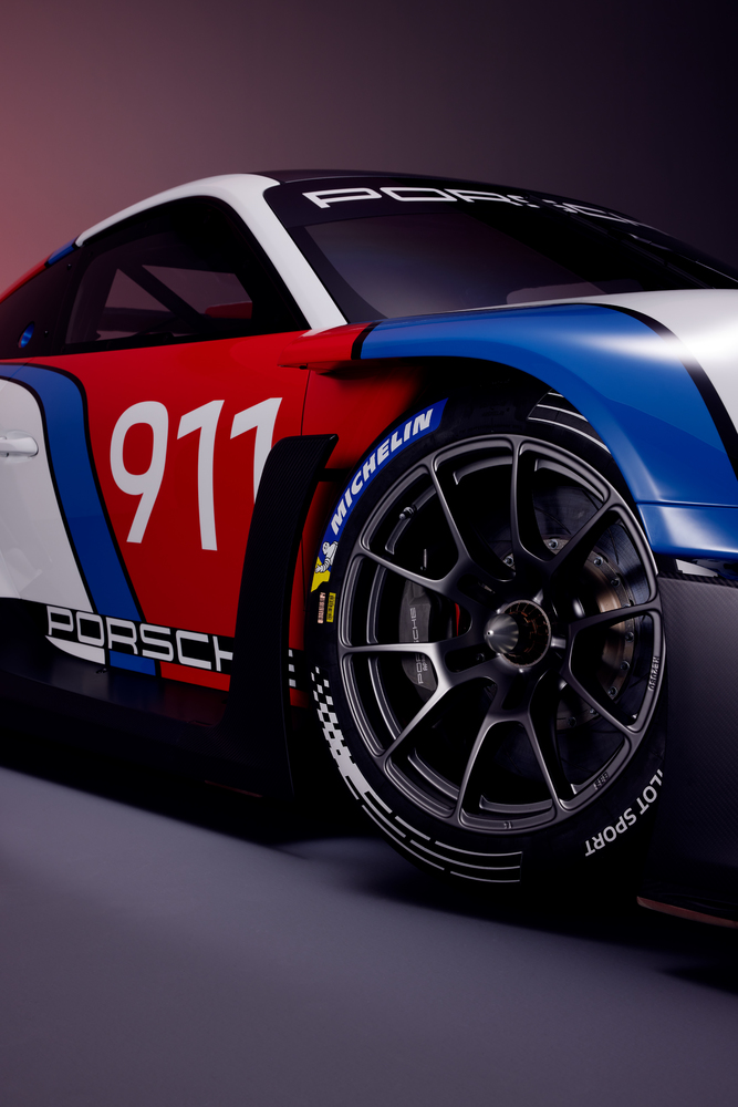 Porsche-911-GT3-R-rennsport-12