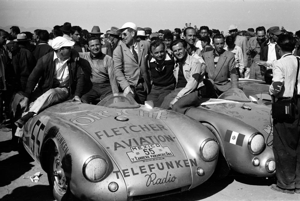 Carrera Panamericana 1954; Typ 550 Spyder; Von links: Herbert Linge, Hans Herrmann, Huschke von Hanstein und Jaroslav Juhan