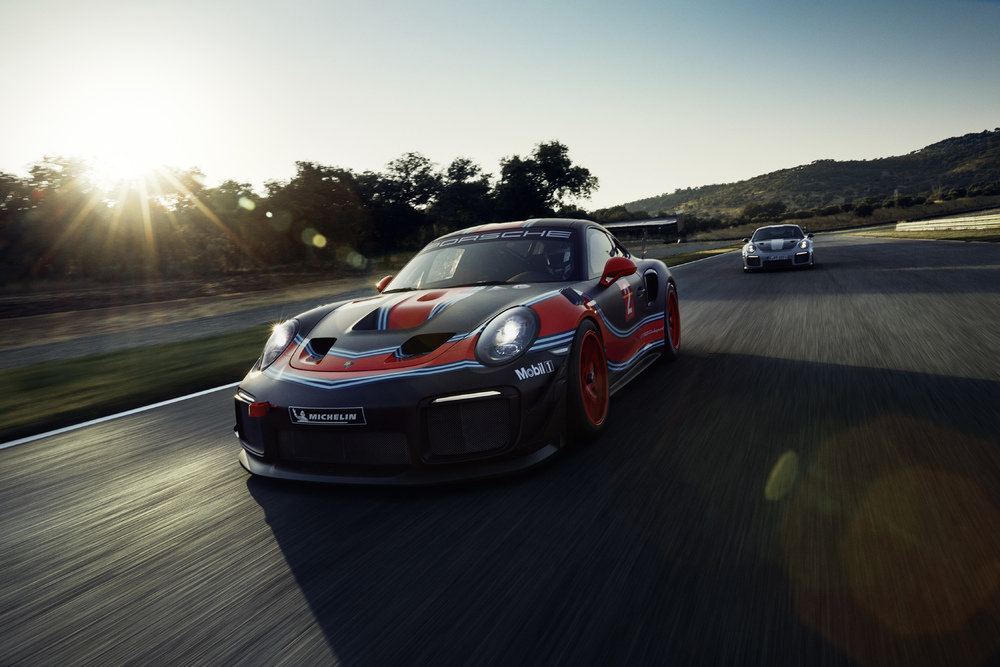 Porsche-911-GT2-RS-Clubsport-and-Porsche-911-GT2-RS-2